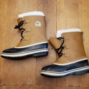 Womens Sorel boots lined and super comfy